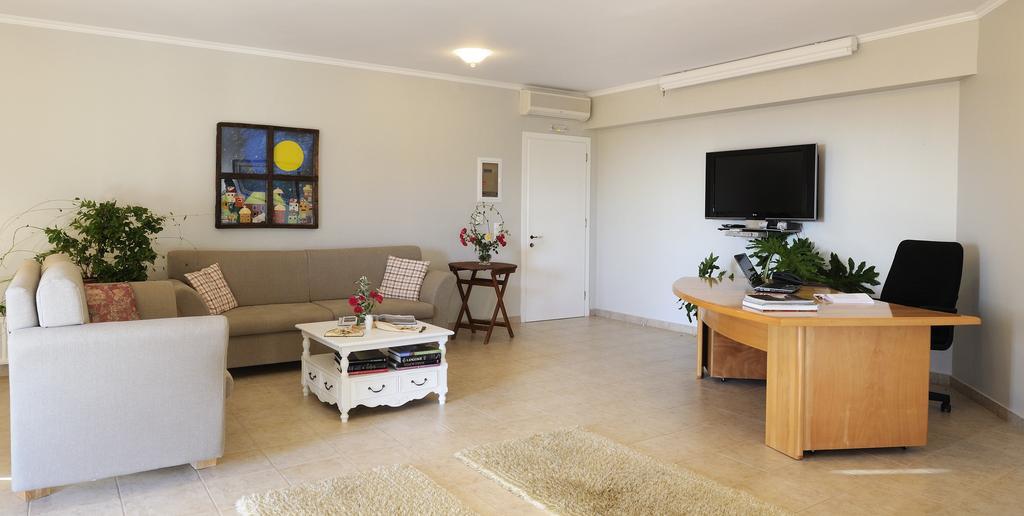 Jennifer Home Hotel Taxiarches  Экстерьер фото
