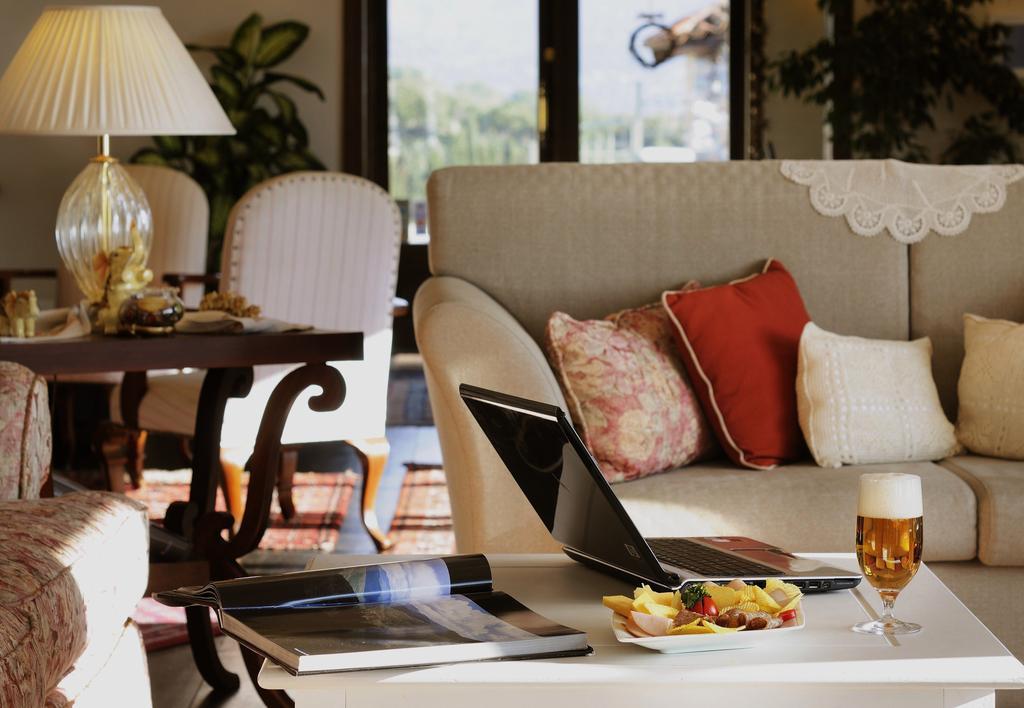Jennifer Home Hotel Taxiarches  Экстерьер фото